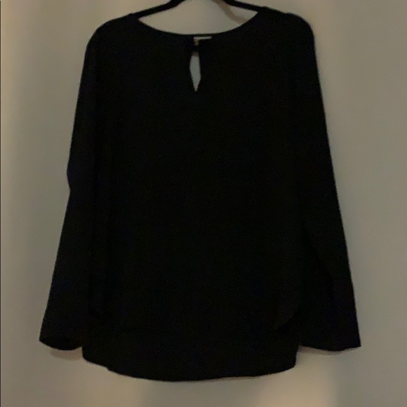 Black key hole blouse - Picture 1 of 3